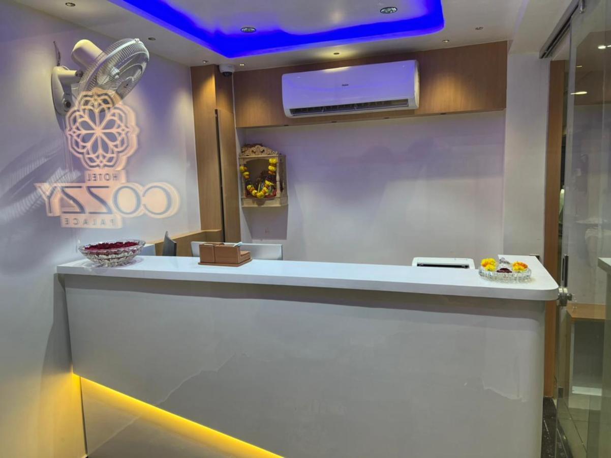 Hotel Cozzy Palace Surat Buitenkant foto