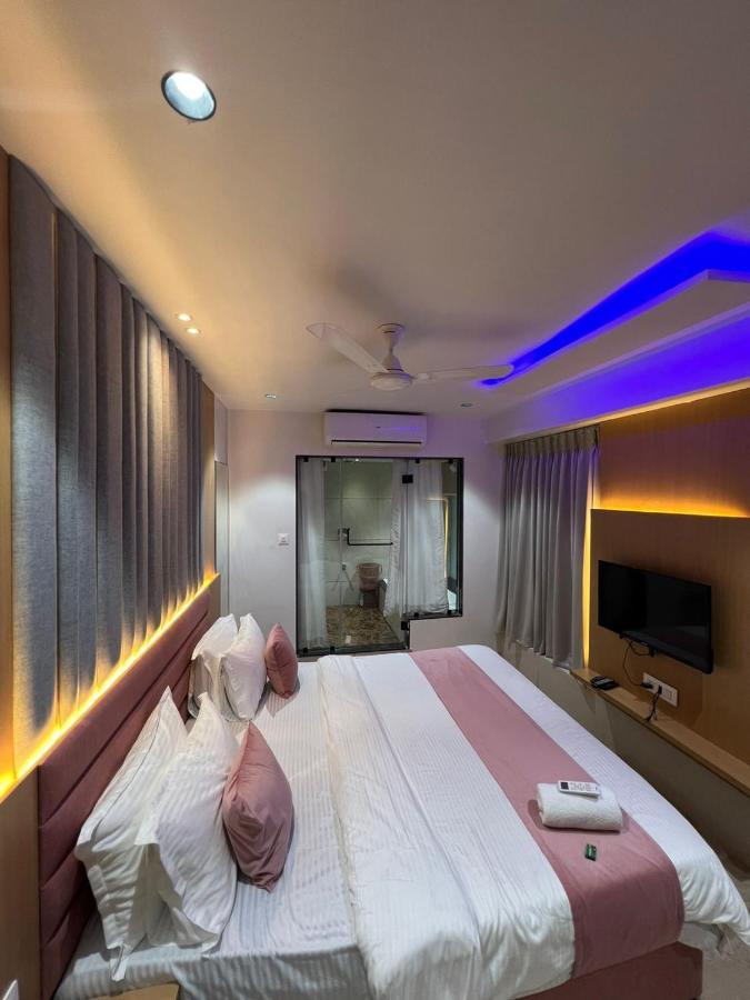 Hotel Cozzy Palace Surat Buitenkant foto